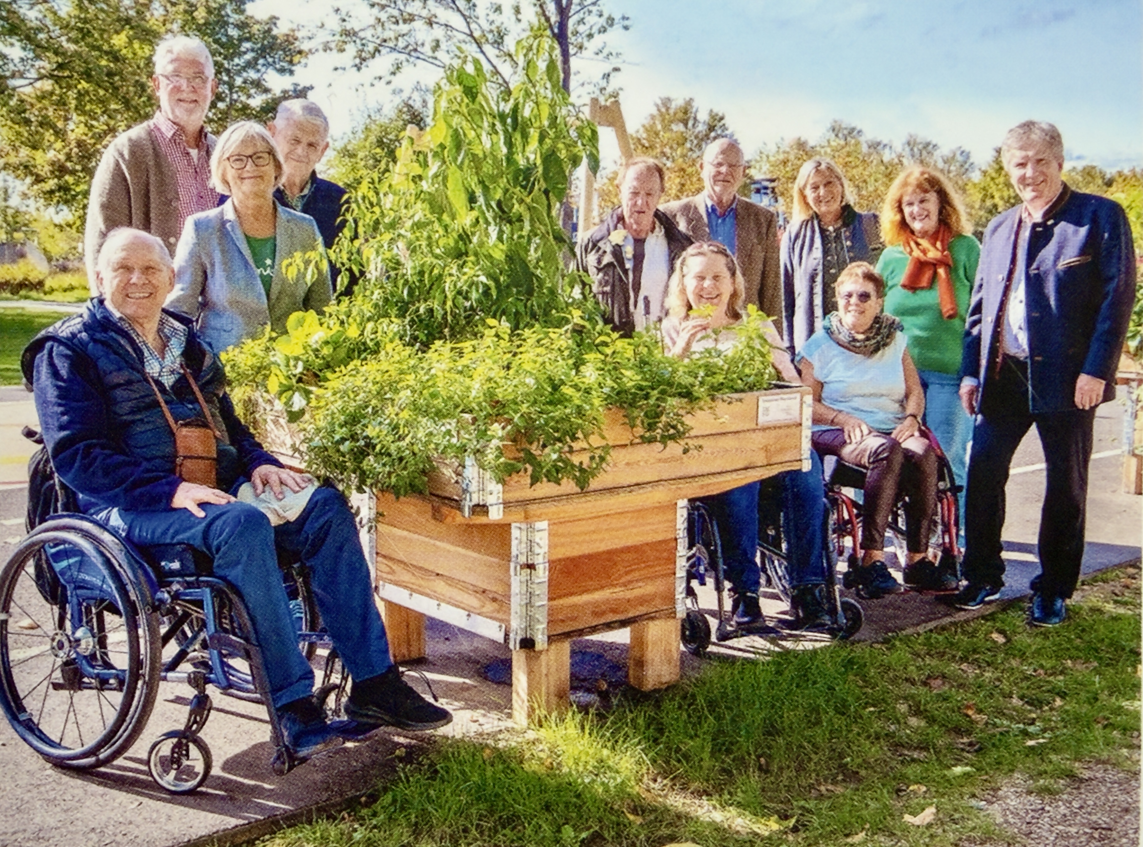 Mitglieder des Behindertenbeirats Kirchheim bei einer gemeinsamen Aktion im Freien